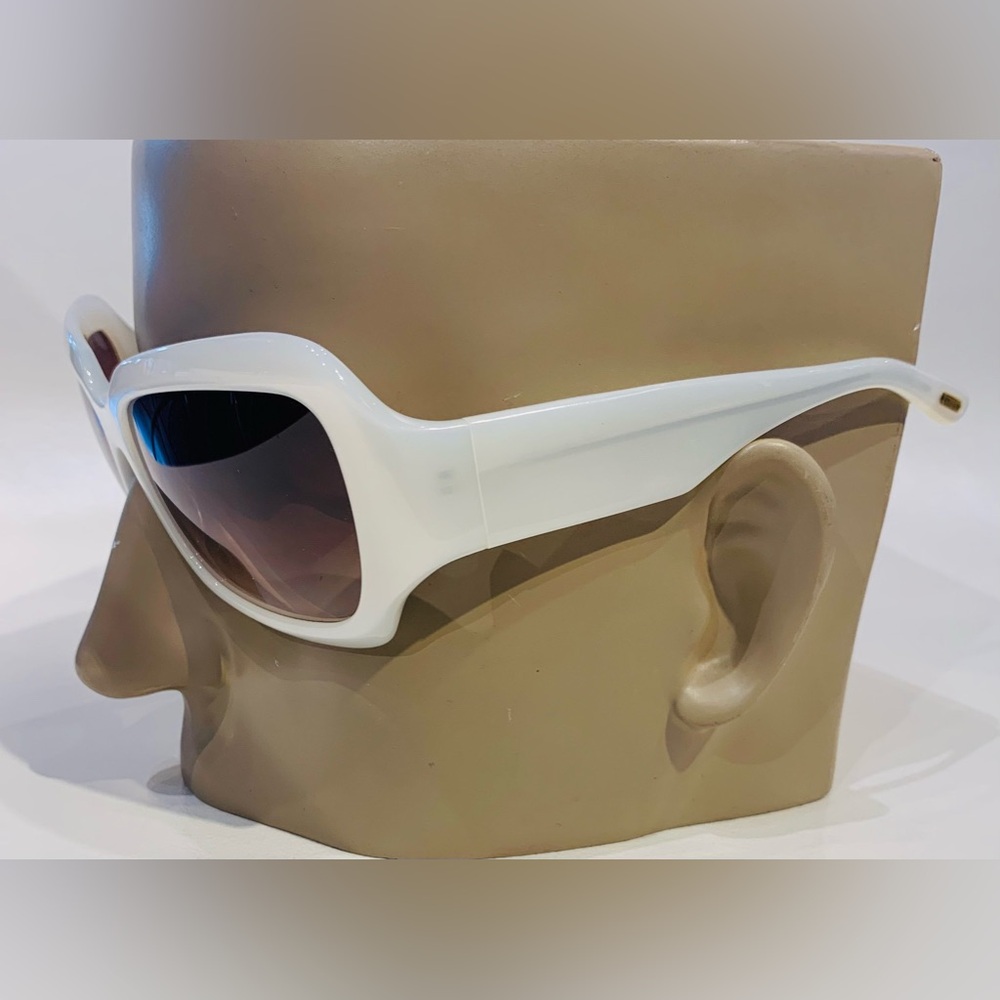 New Women’s Oliver Peoples Sunglasses - Picture 2 of 10